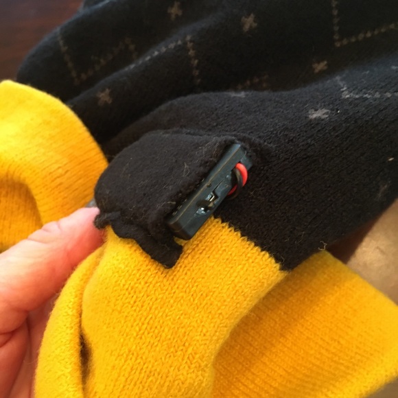 NWT Wembley Flashy Light-Up Beanie; Reinbeer; One Size; Unisex - Picture 3 of 6